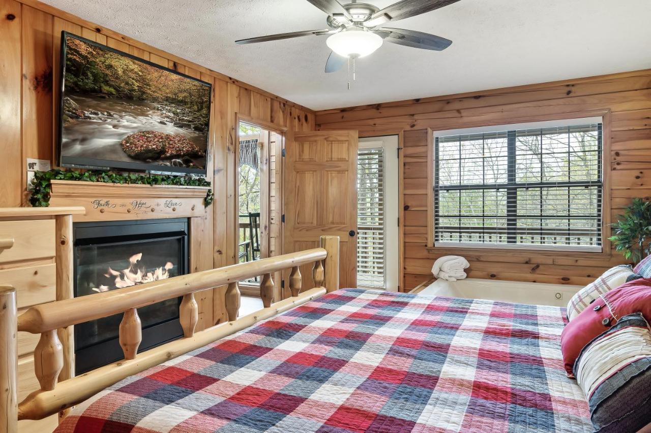 Lazy Bear Den Villa Sevierville Buitenkant foto
